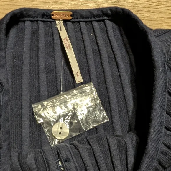 Free People NWOT Tilly Rib Long Sleeve Button Up Top in Navy sz SML & XS - Picture 6 of 14